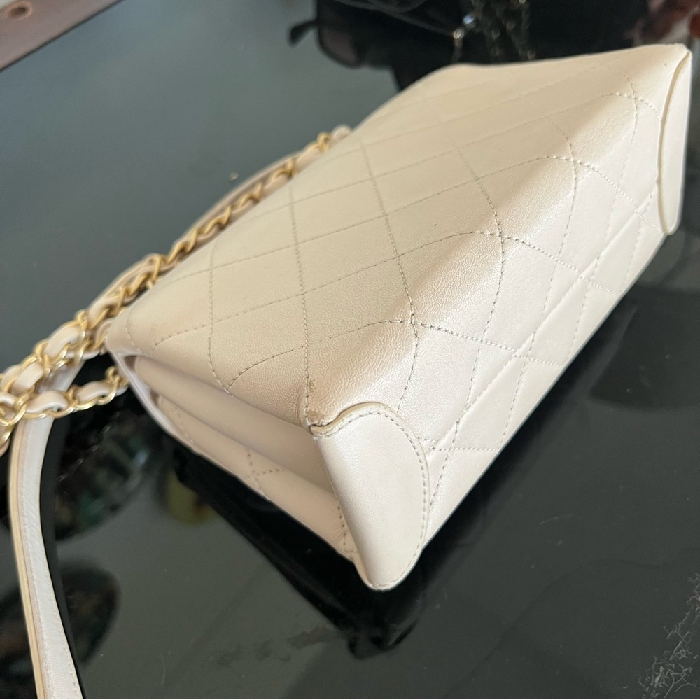 Chanel Trendy Spirit Handbag - Picture 12 of 16